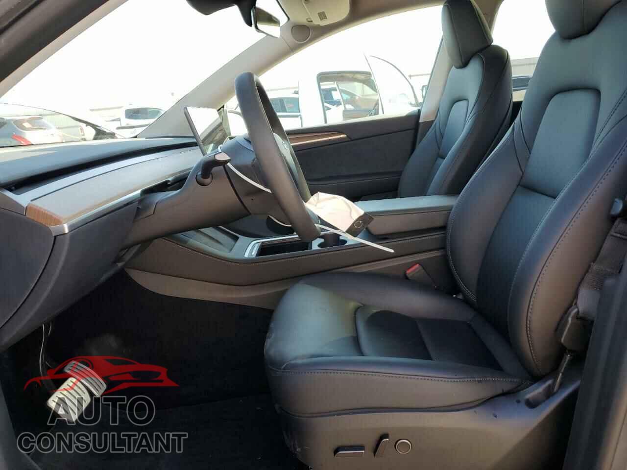 TESLA MODEL Y 2023 - 7SAYGDEF2PF777779