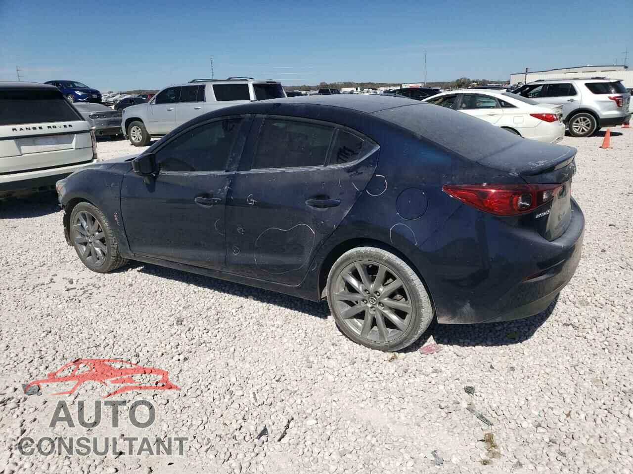 MAZDA 3 2018 - 3MZBN1V30JM159910