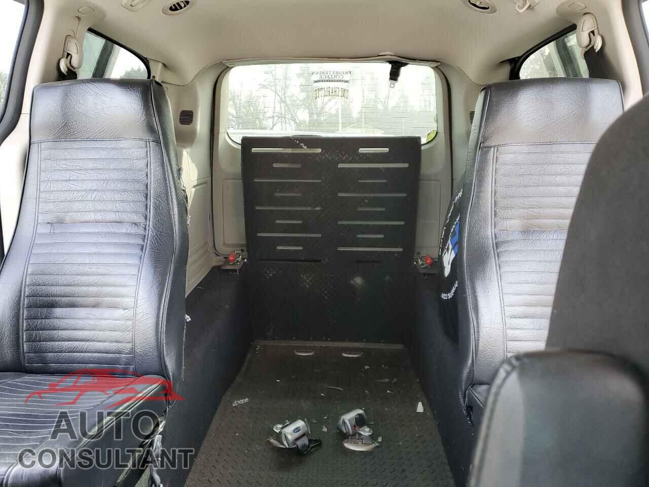 DODGE CARAVAN 2013 - 2C4RDGBG6DR724107