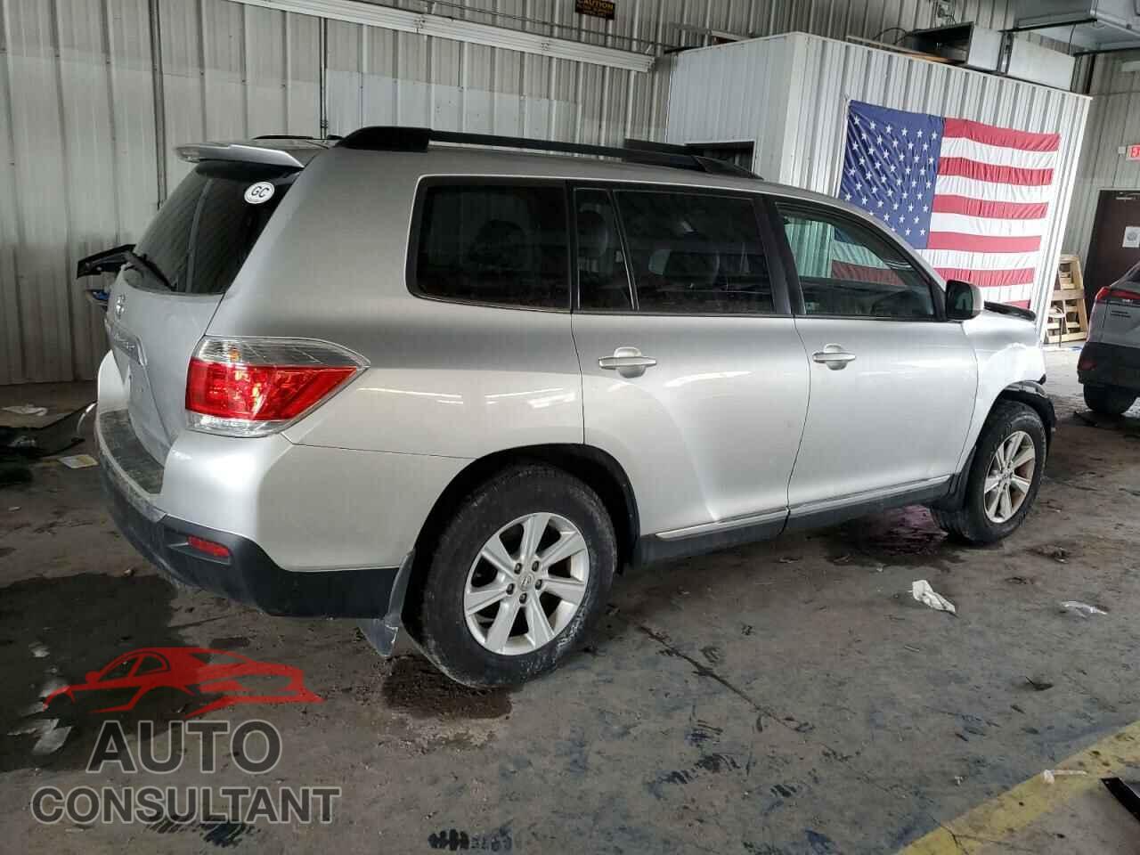 TOYOTA HIGHLANDER 2013 - 5TDBK3EH8DS265772