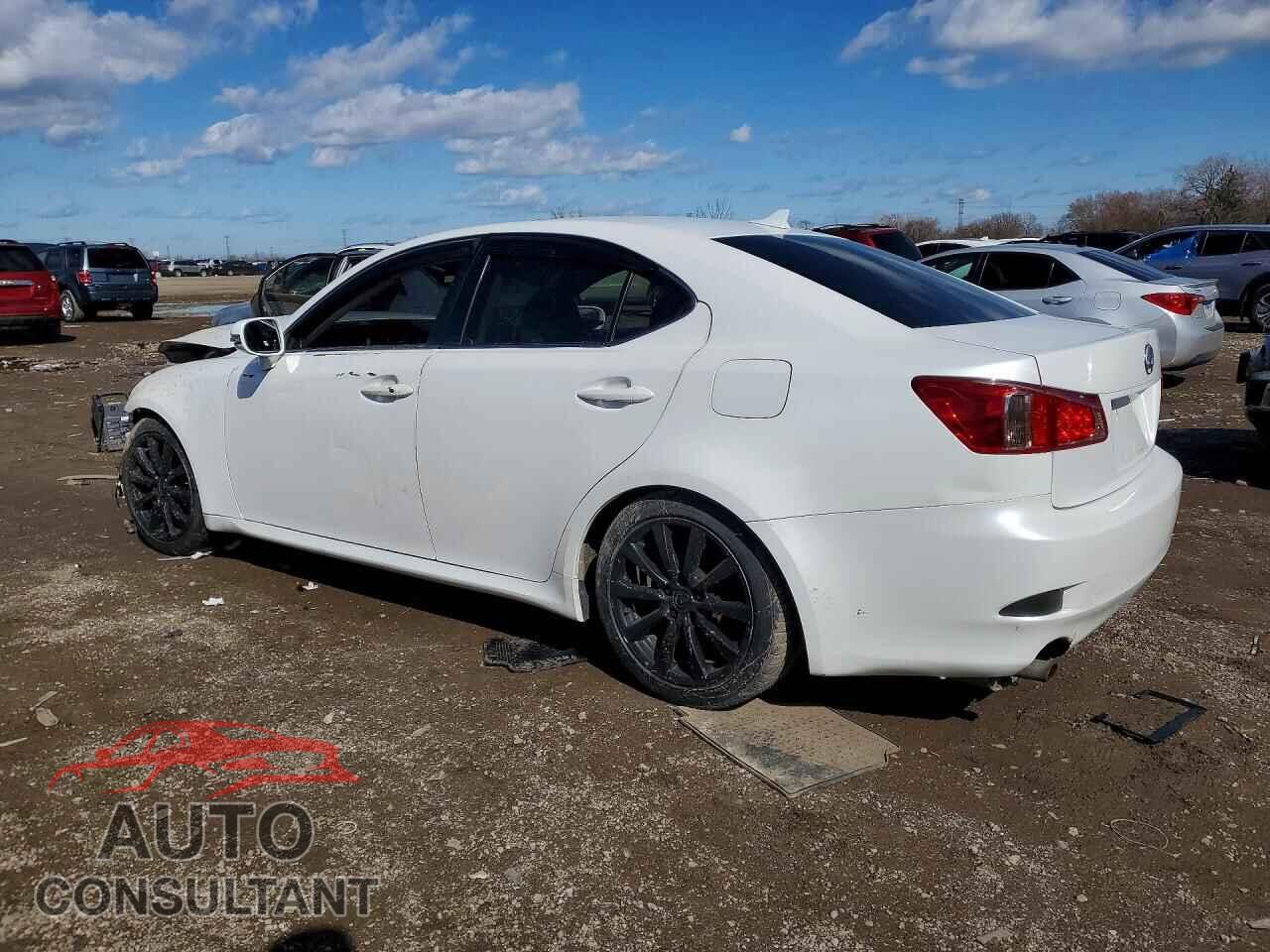 LEXUS IS 2011 - JTHCF5C23B5051969