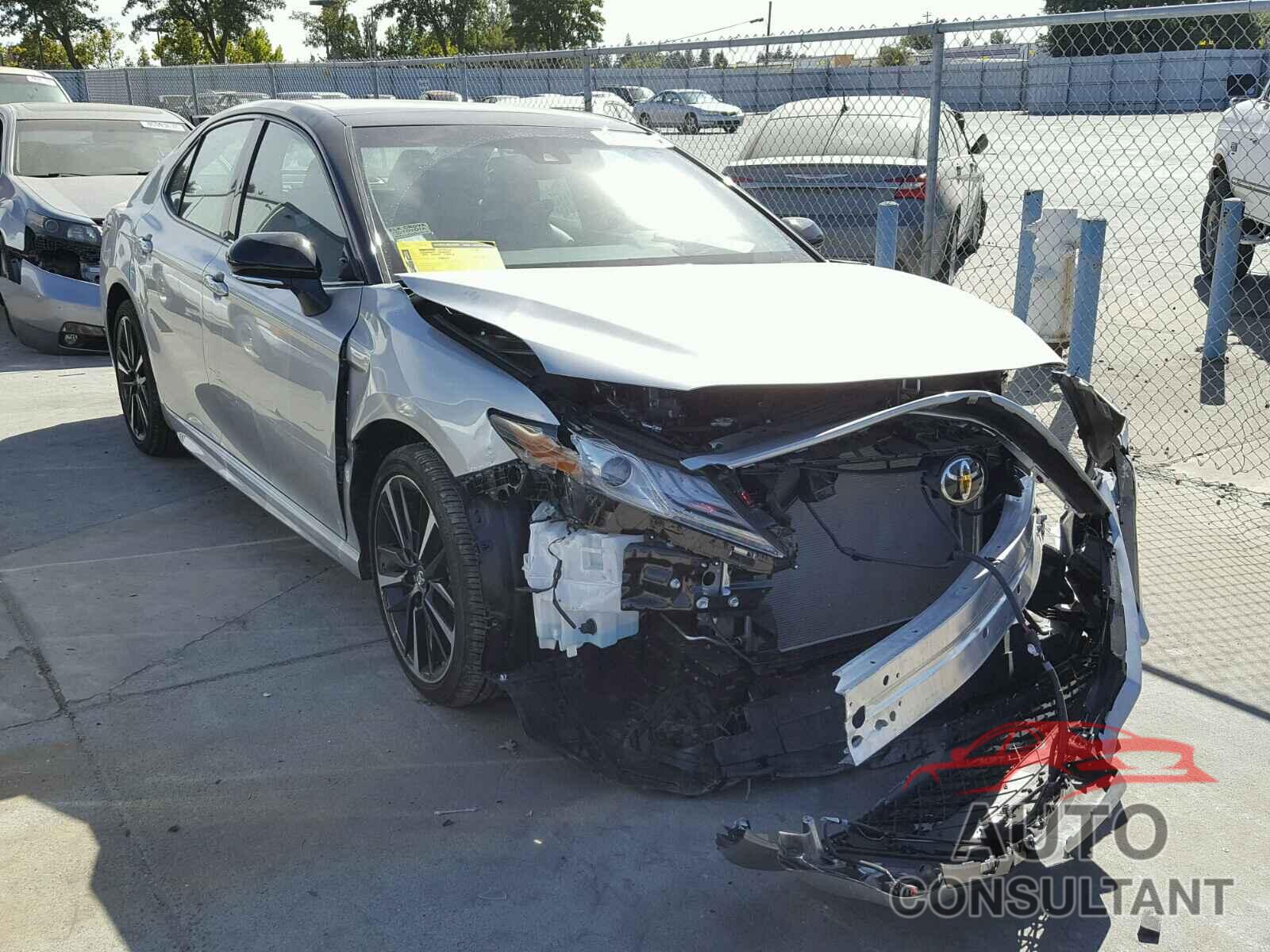 TOYOTA CAMRY 2018 - 4T1B61HKXJU117562