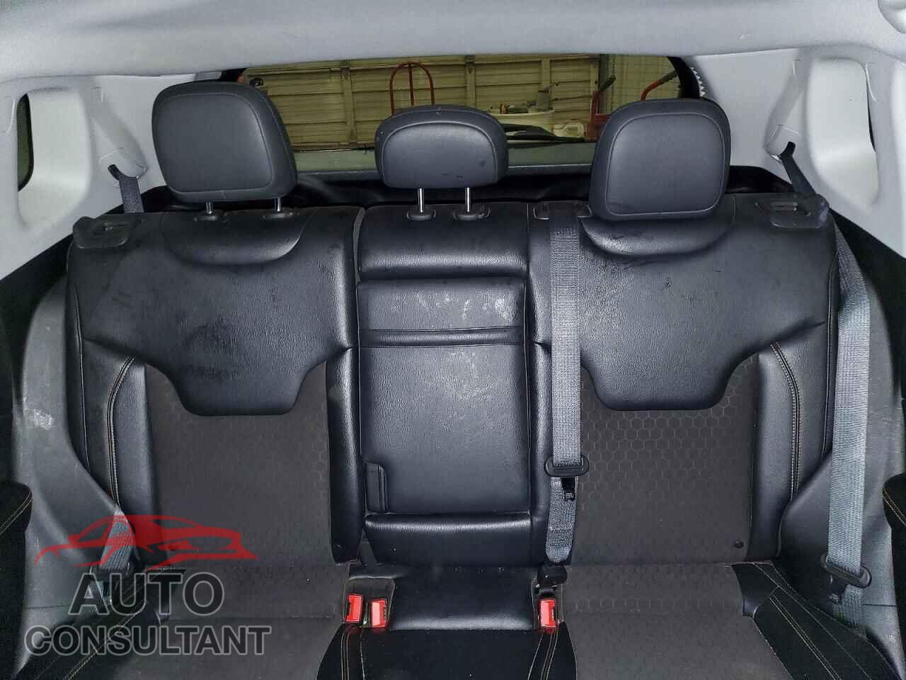 JEEP COMPASS 2017 - 3C4NJCBB7HT658643