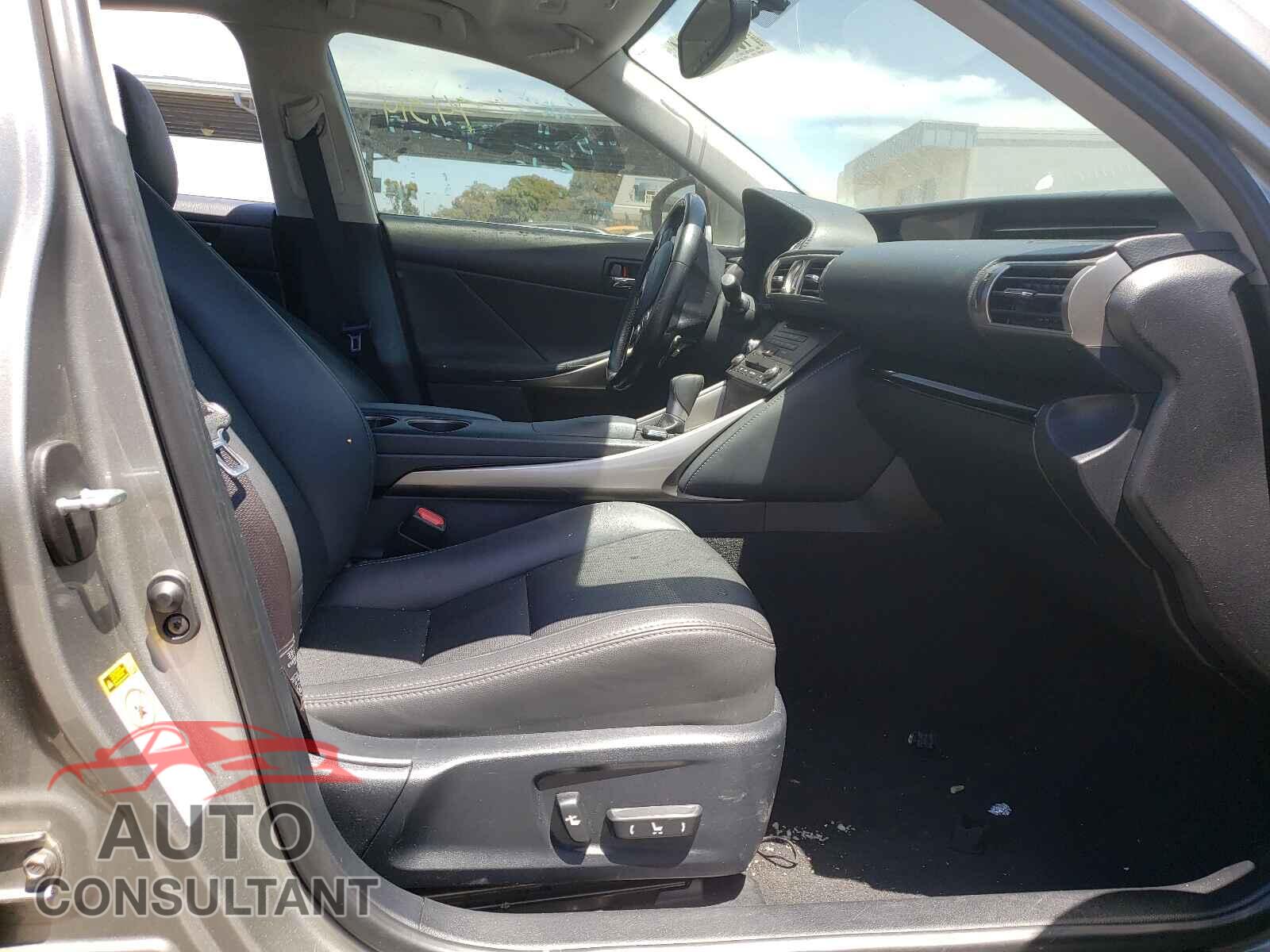 LEXUS IS 2016 - JTHBA1D28G5005904