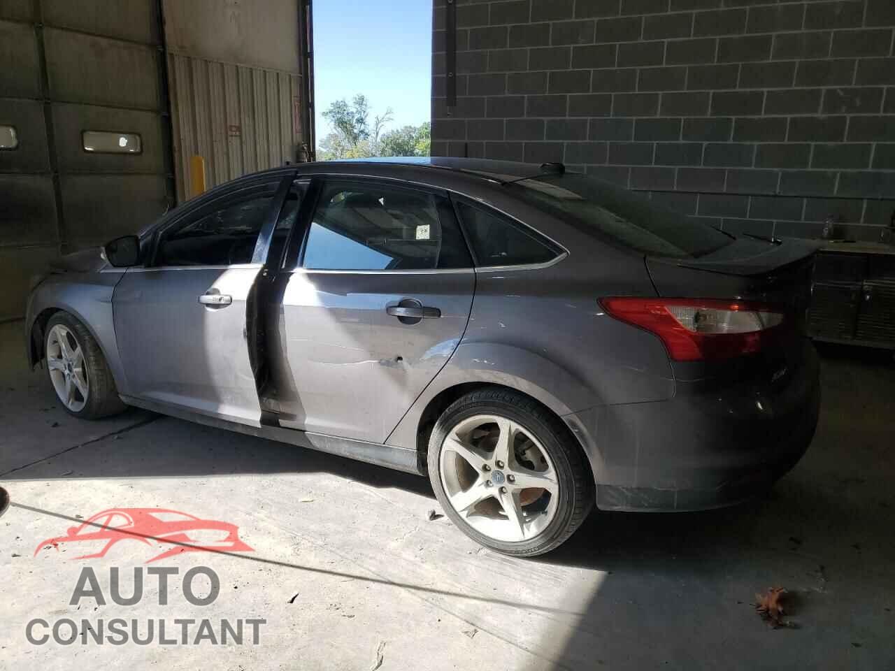 FORD FOCUS 2012 - 1FAHP3J2XCL157933