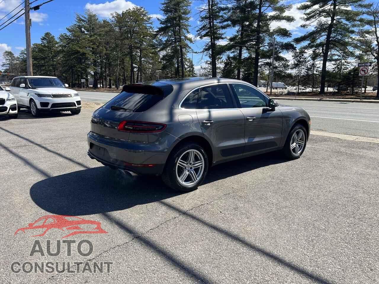 PORSCHE MACAN 2015 - WP1AB2A56FLB63200