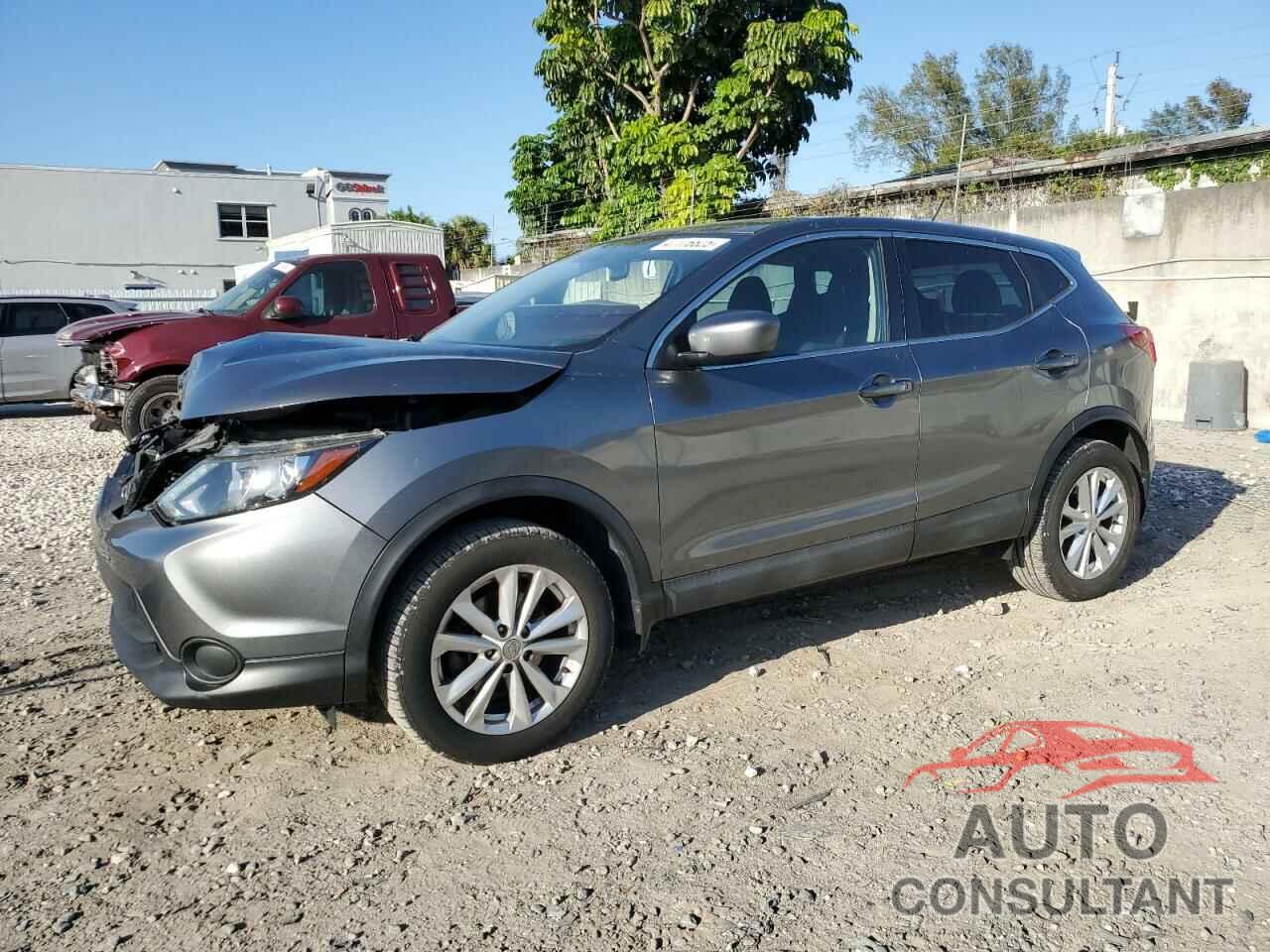 NISSAN ROGUE 2017 - JN1BJ1CP8HW014003