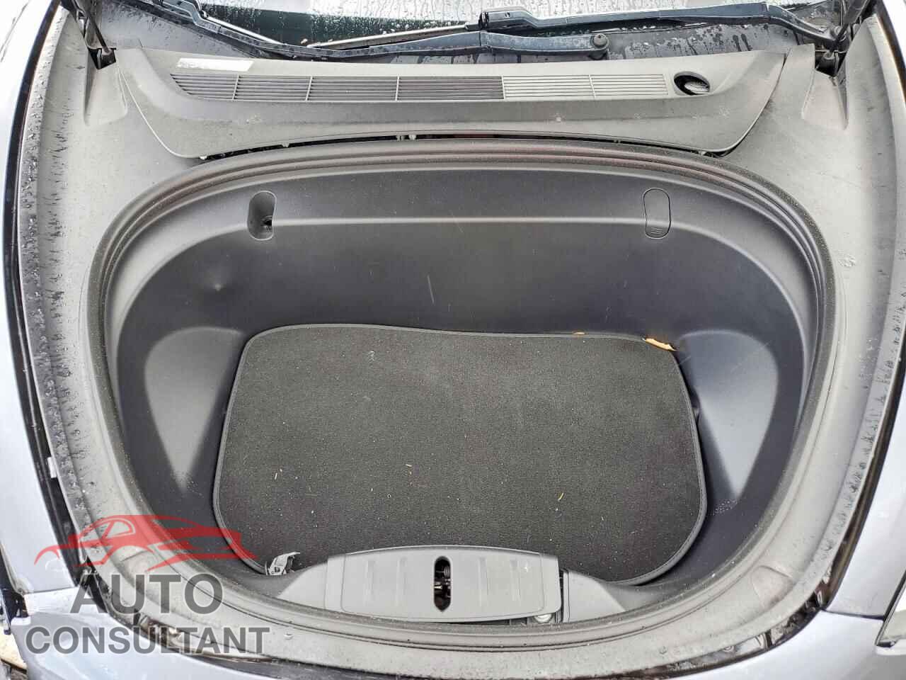 TESLA MODEL 3 2018 - 5YJ3E1EA5JF047467