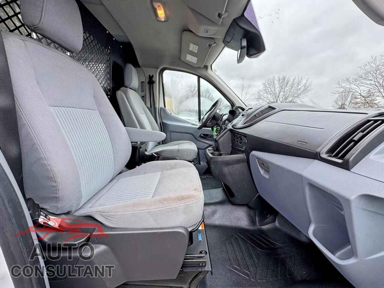 FORD TRANSIT 2019 - 1FTYE1ZM9KKA31058