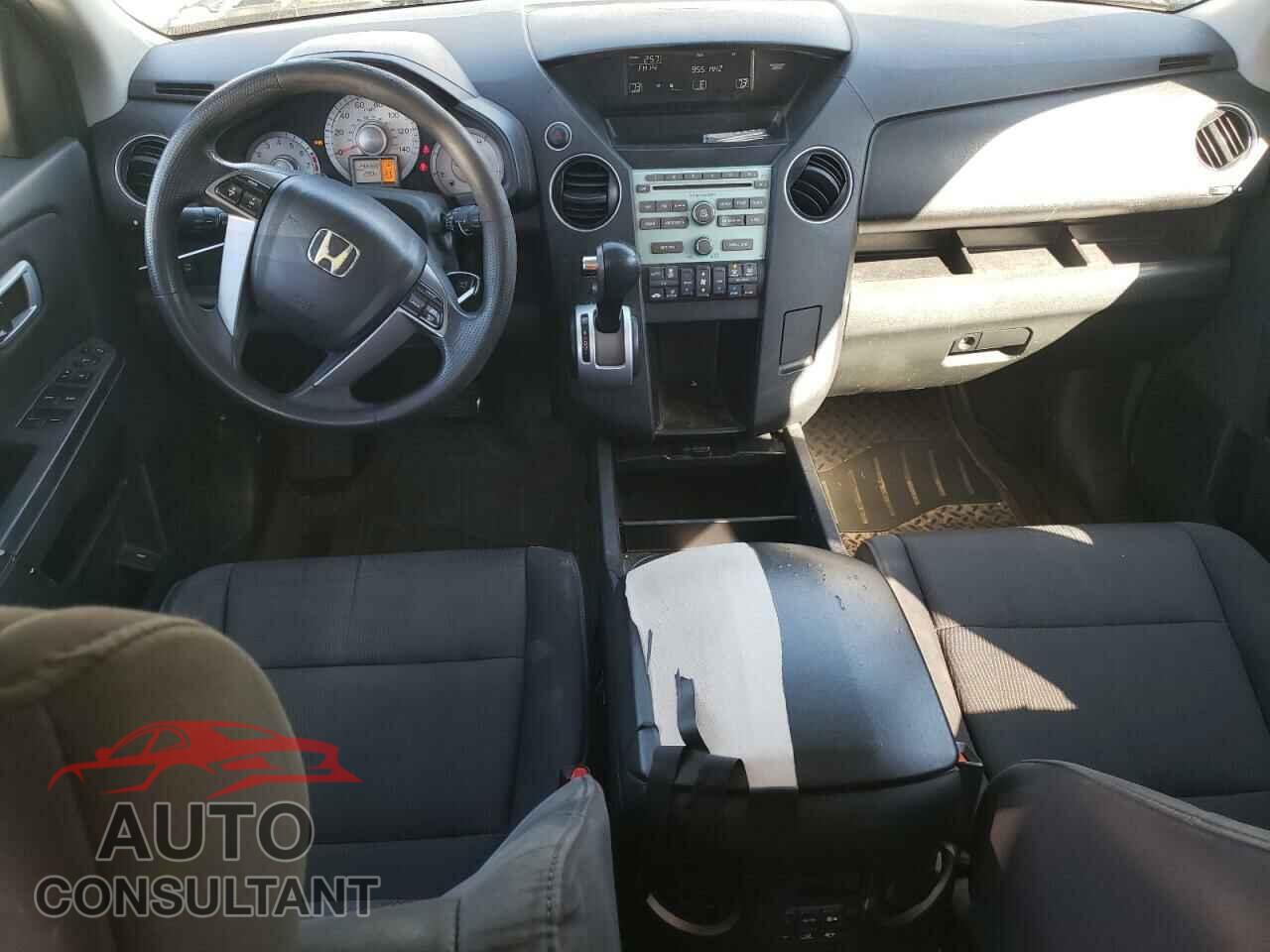 HONDA PILOT 2011 - 5FNYF3H49BB050944