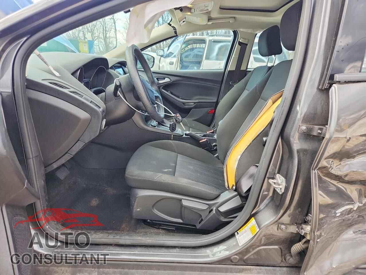 FORD FOCUS 2017 - 1FADP3M23HL242484