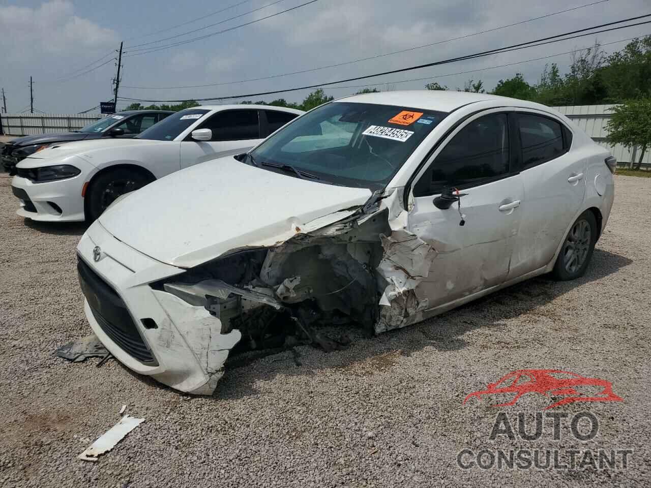 TOYOTA YARIS 2018 - 3MYDLBYV5JY315003