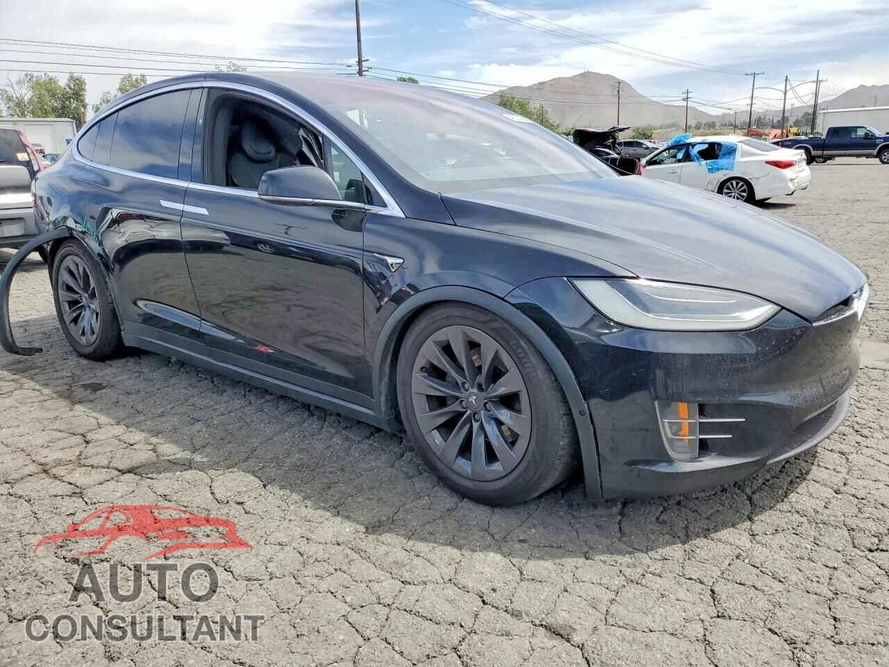 TESLA MODEL X 2017 - 5YJXCBE23HF077258