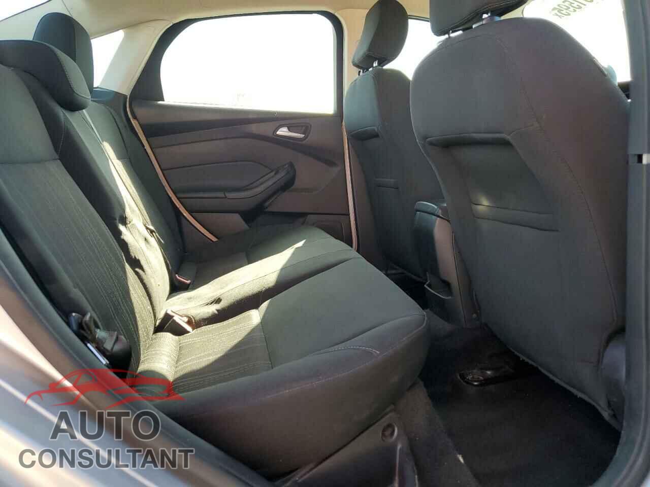 FORD FOCUS 2015 - 1FADP3F26FL342539