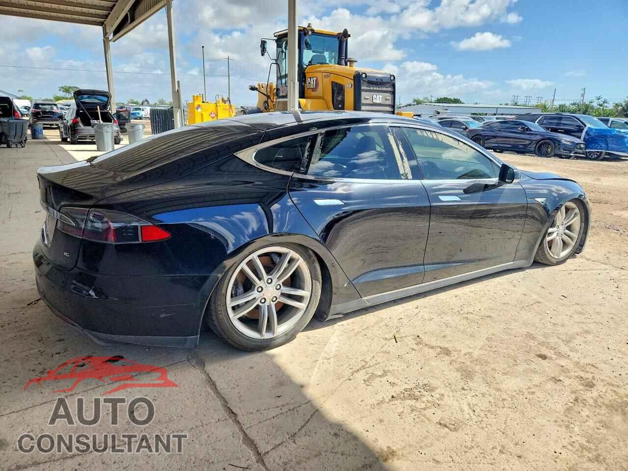 TESLA MODEL S 2013 - 5YJSA1DN9DFP07929