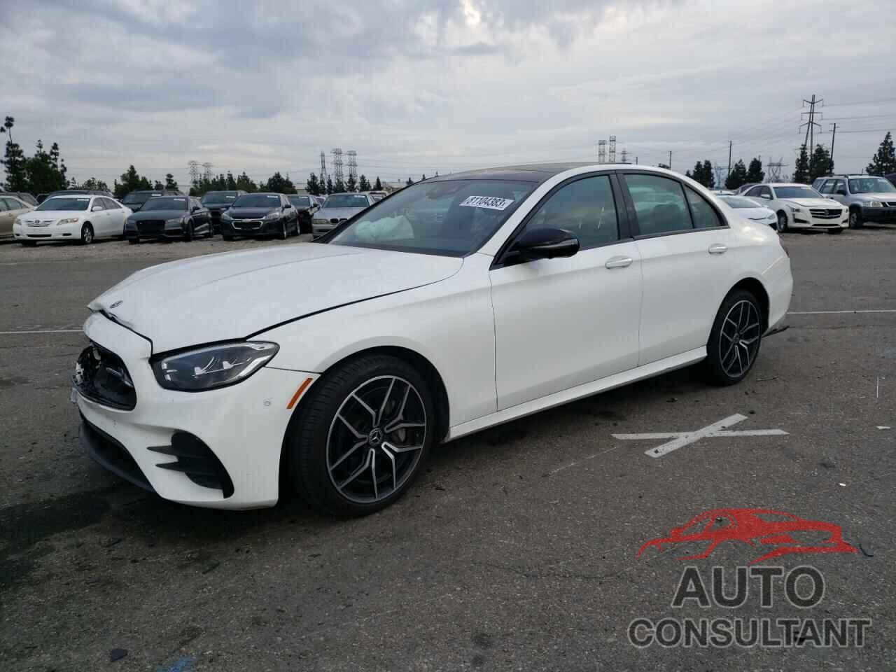 MERCEDES-BENZ E-CLASS 2022 - W1KZF8DB1NB054344