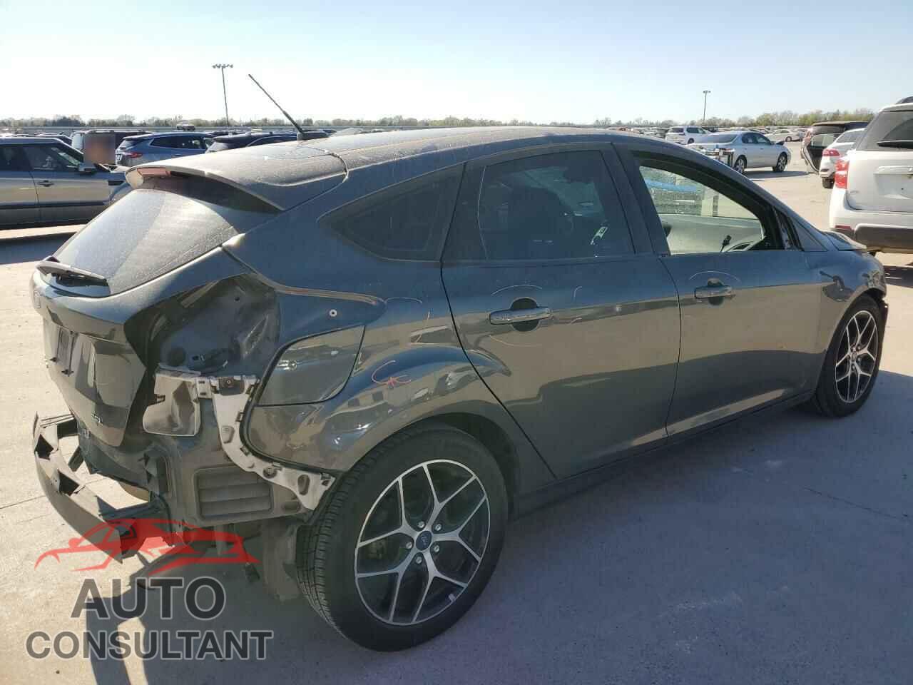 FORD FOCUS 2017 - 1FADP3M2XHL229506