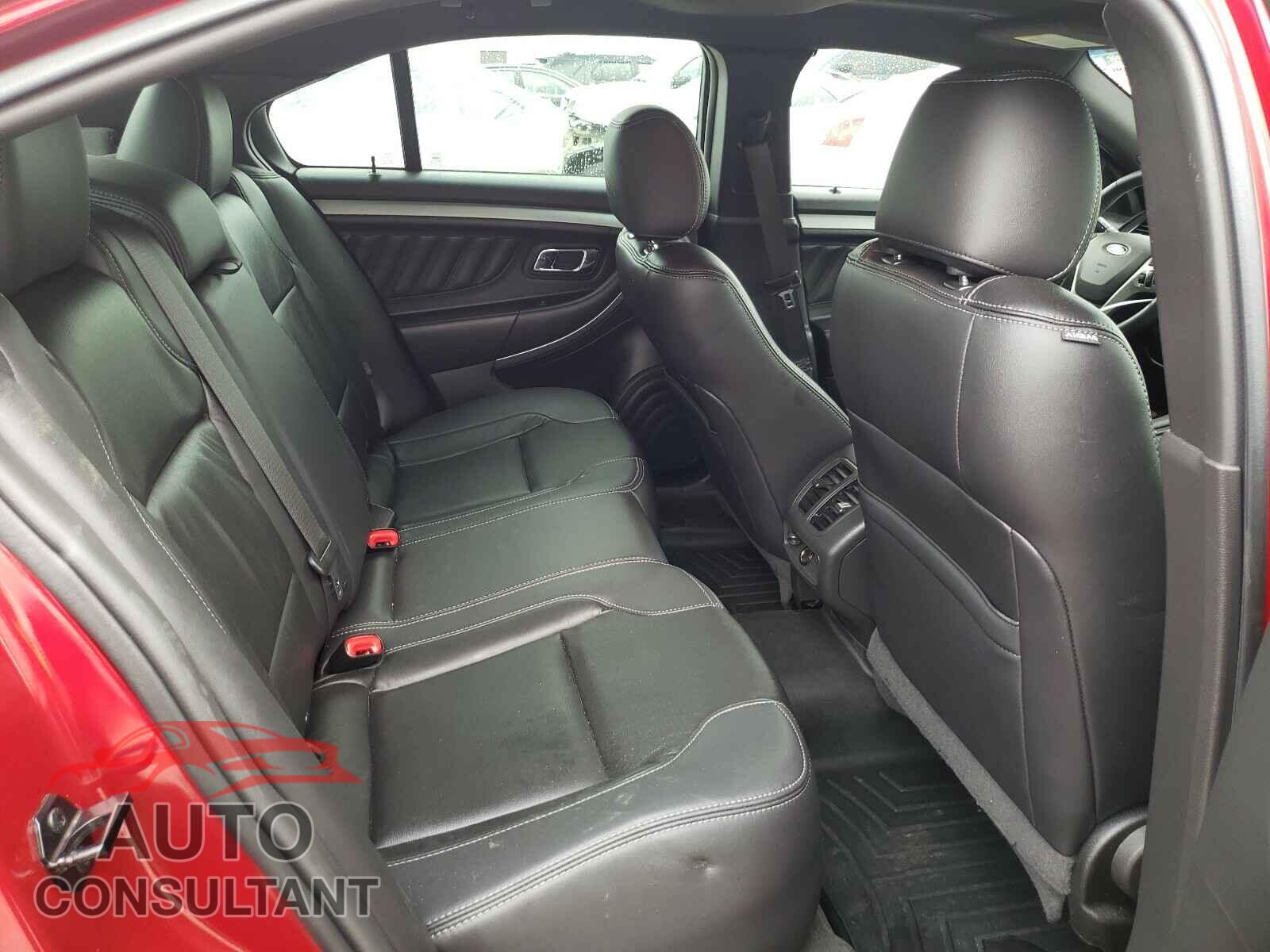 FORD TAURUS 2018 - 1FAHP2E85JG122943