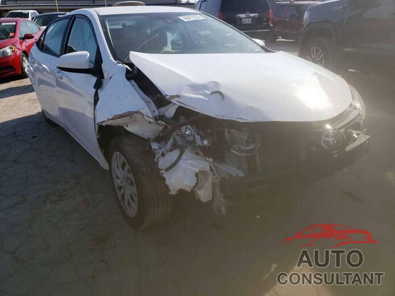 TOYOTA COROLLA 2018 - 5YFBURHE8JP826619
