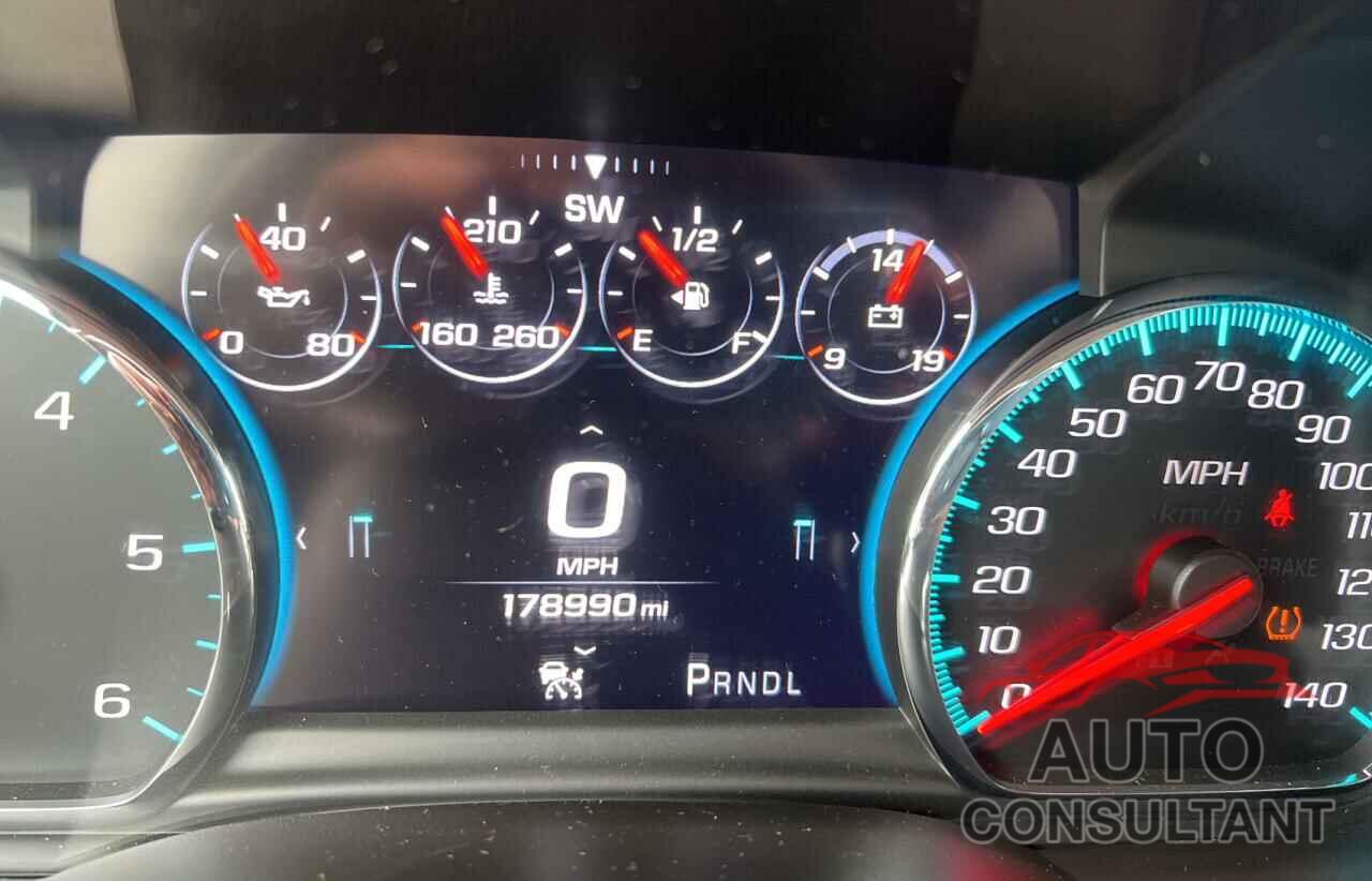 CHEVROLET SUBURBAN 2019 - 1GNSKJKC7KR105849