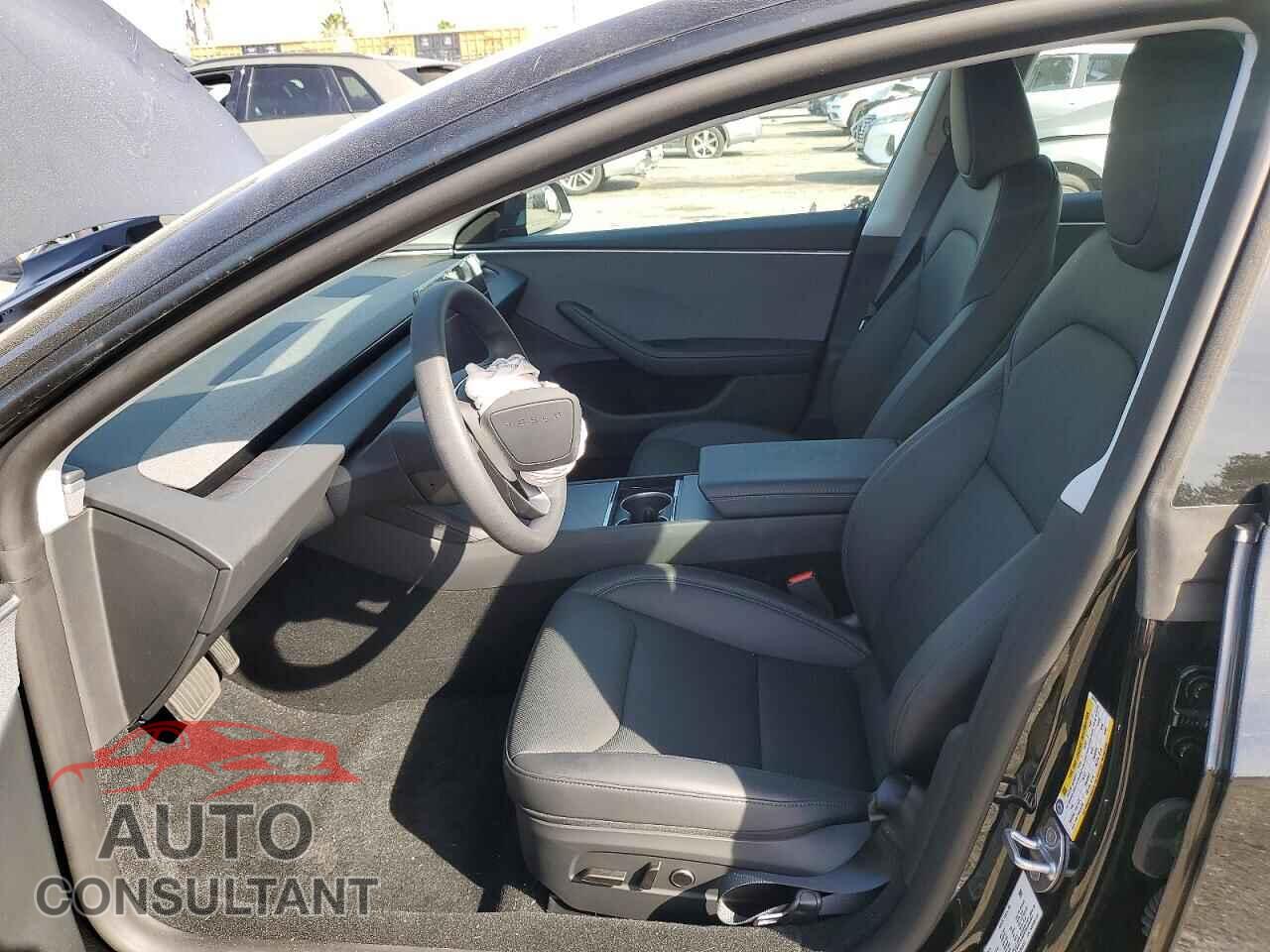 TESLA MODEL 3 2025 - 5YJ3E1EA4SF041015