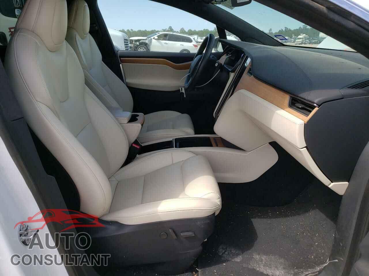 TESLA MODEL X 2020 - 5YJXCAE29LF233449