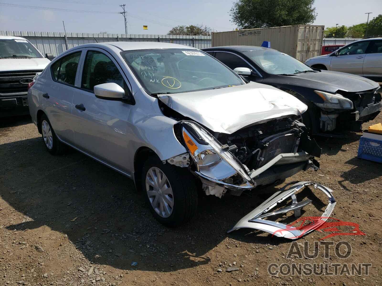 NISSAN VERSA 2019 - 3N1CN7AP1KL808904