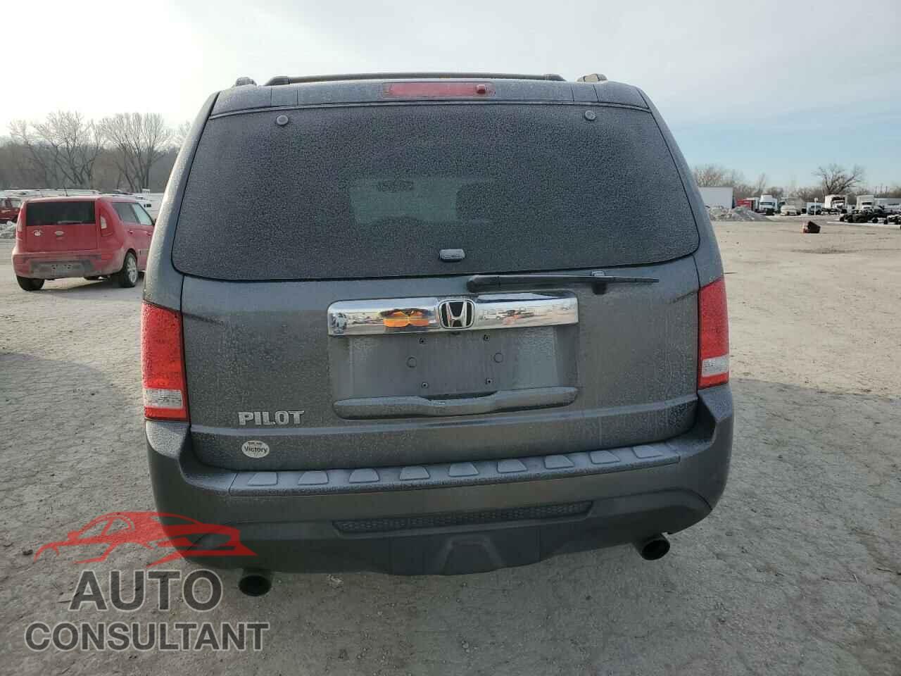 HONDA PILOT 2013 - 5FNYF3H62DB005493