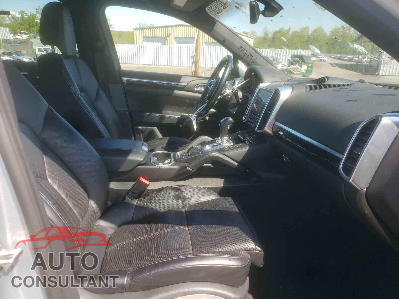 PORSCHE CAYENNE 2017 - WP1AA2A25HKA86806