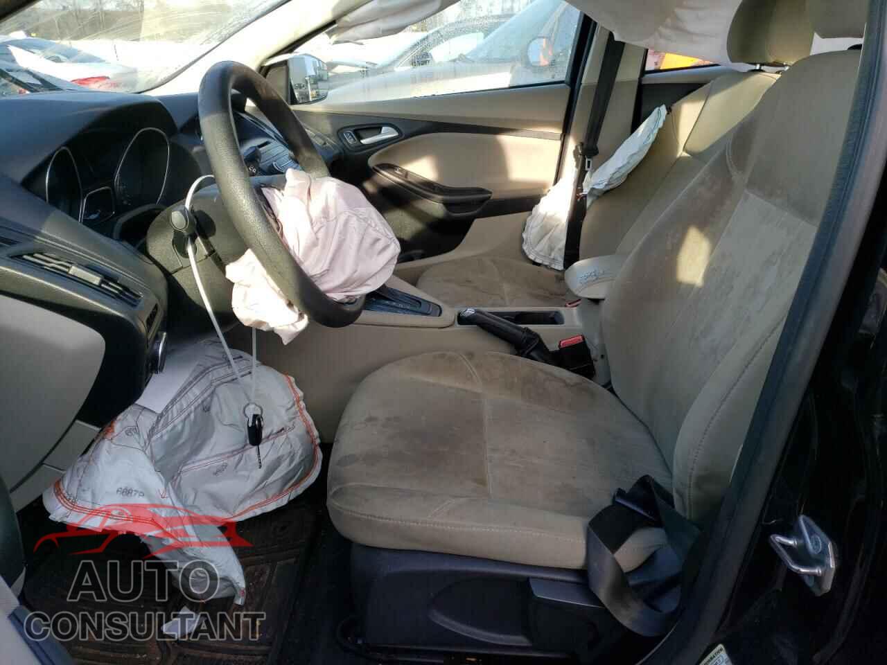 FORD FOCUS 2017 - 1FADP3F22HL330858