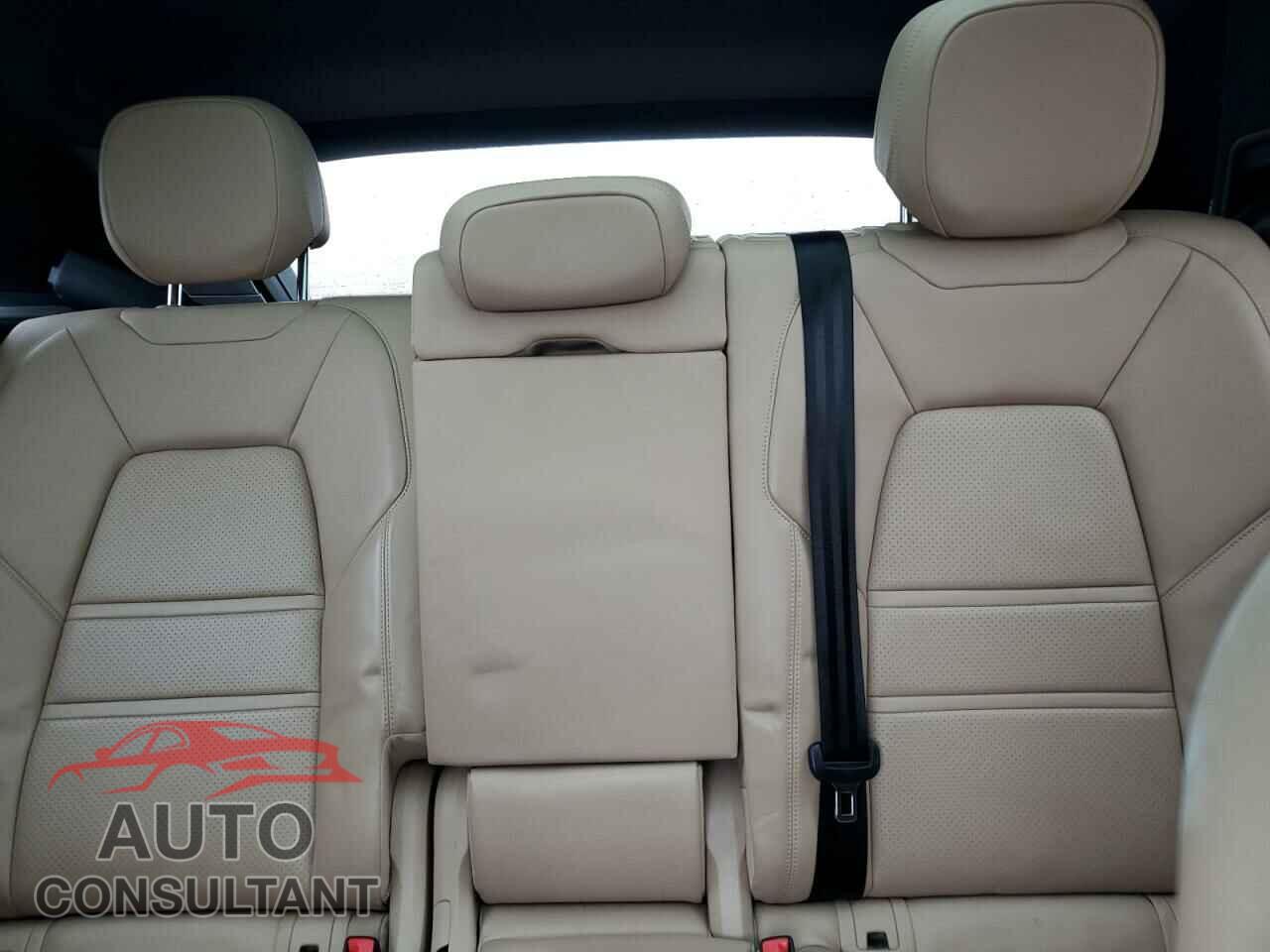 PORSCHE CAYENNE 2020 - WP1AA2AY2LDA09537