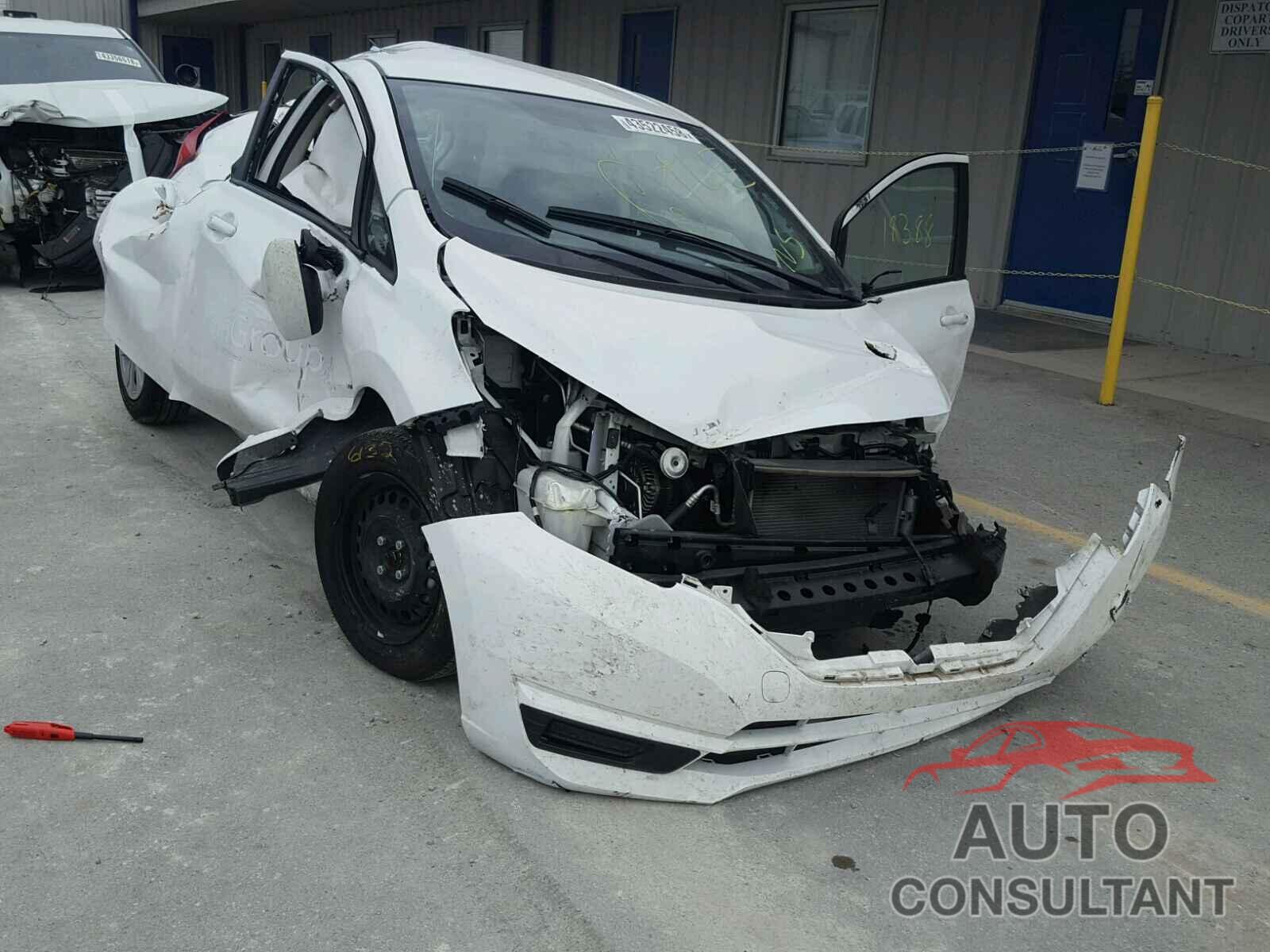 NISSAN VERSA 2018 - 3N1CE2CP8JL355640
