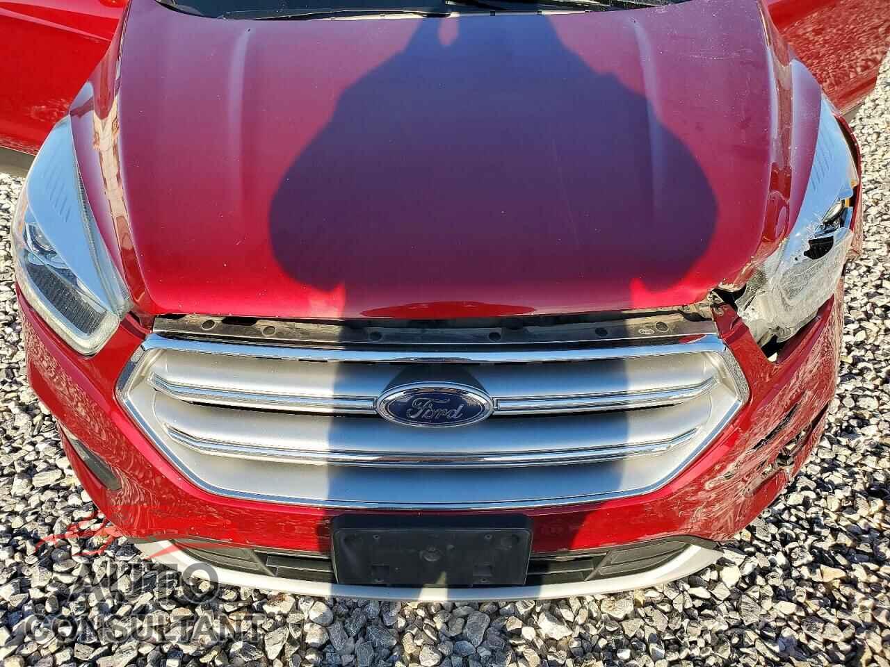 FORD ESCAPE 2017 - 1FMCU0J91HUB08285