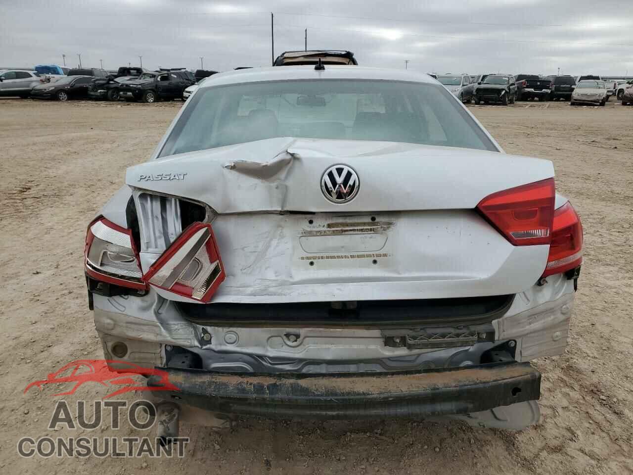 VOLKSWAGEN PASSAT 2014 - 1VWAP7A30EC008829