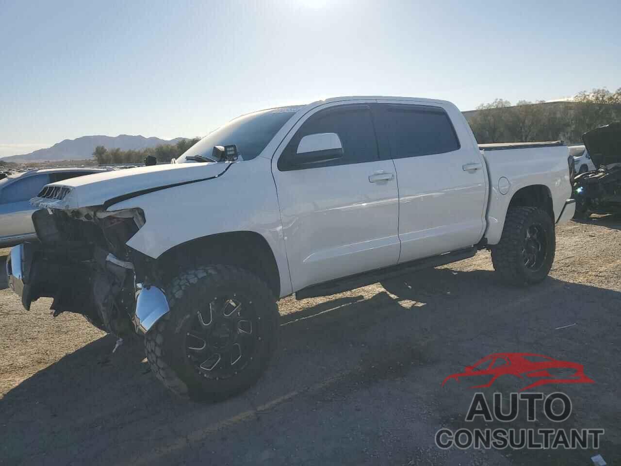 TOYOTA TUNDRA 2017 - 5TFDY5F17HX651197