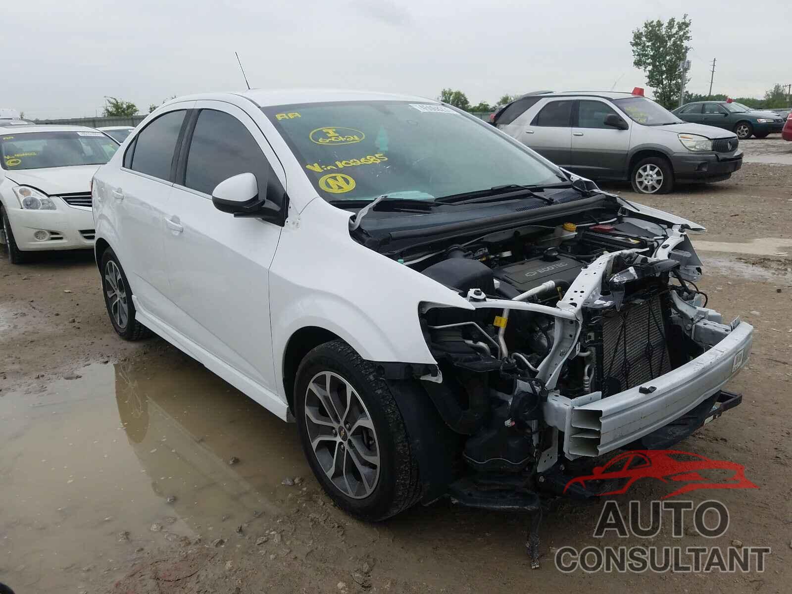 CHEVROLET SONIC 2017 - 1G1JD5SHXH4102685
