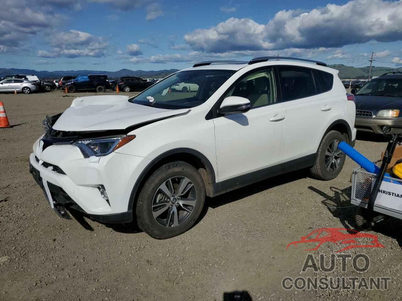 TOYOTA RAV4 2018 - JTMRFREV7JJ739490