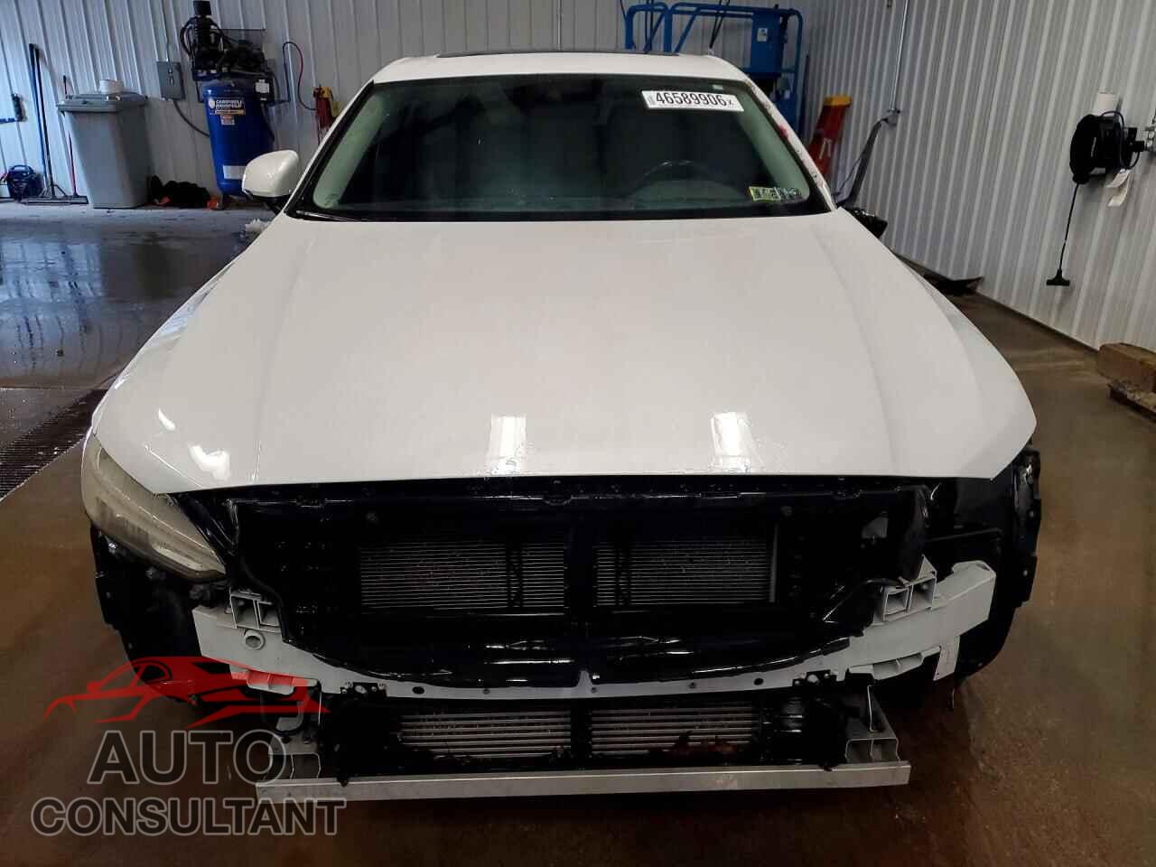 VOLVO S90 2018 - LVY982MK0JP021374