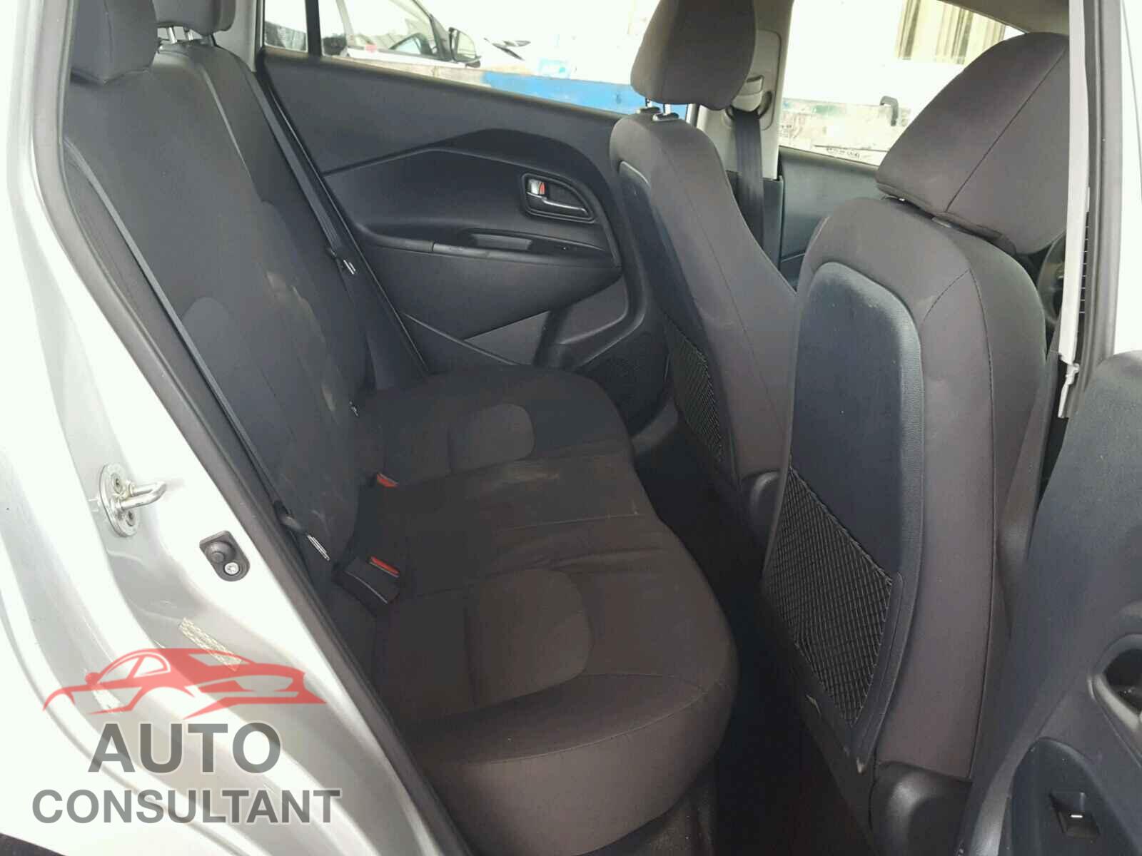 KIA RIO 2015 - KNADM4A35F6460022