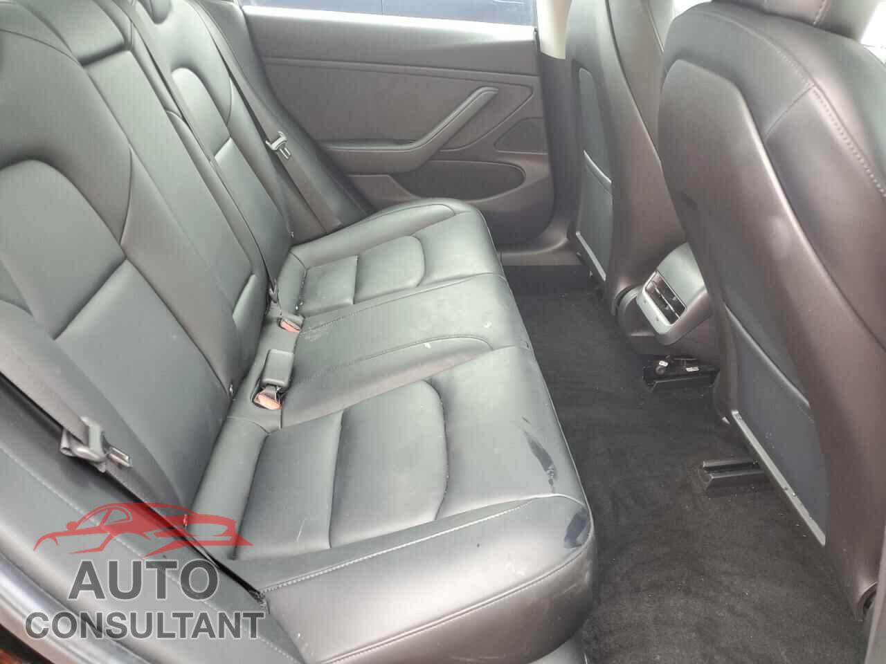 TESLA MODEL 3 2019 - 5YJ3E1EB8KF384533