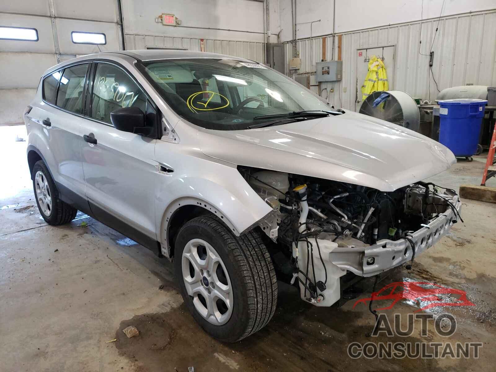FORD ESCAPE 2017 - 1FMCU0F73HUB02057