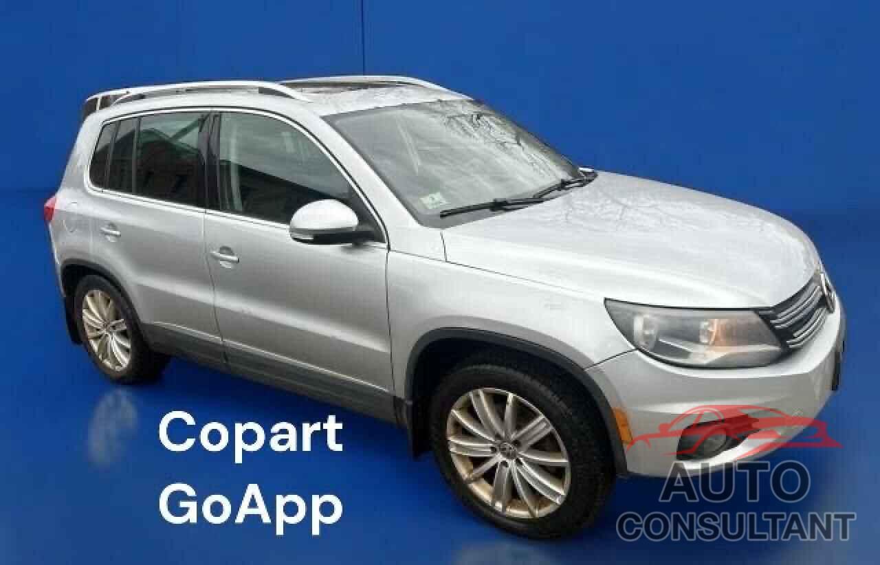 VOLKSWAGEN TIGUAN 2012 - WVGBV7AXSCWA0SASE