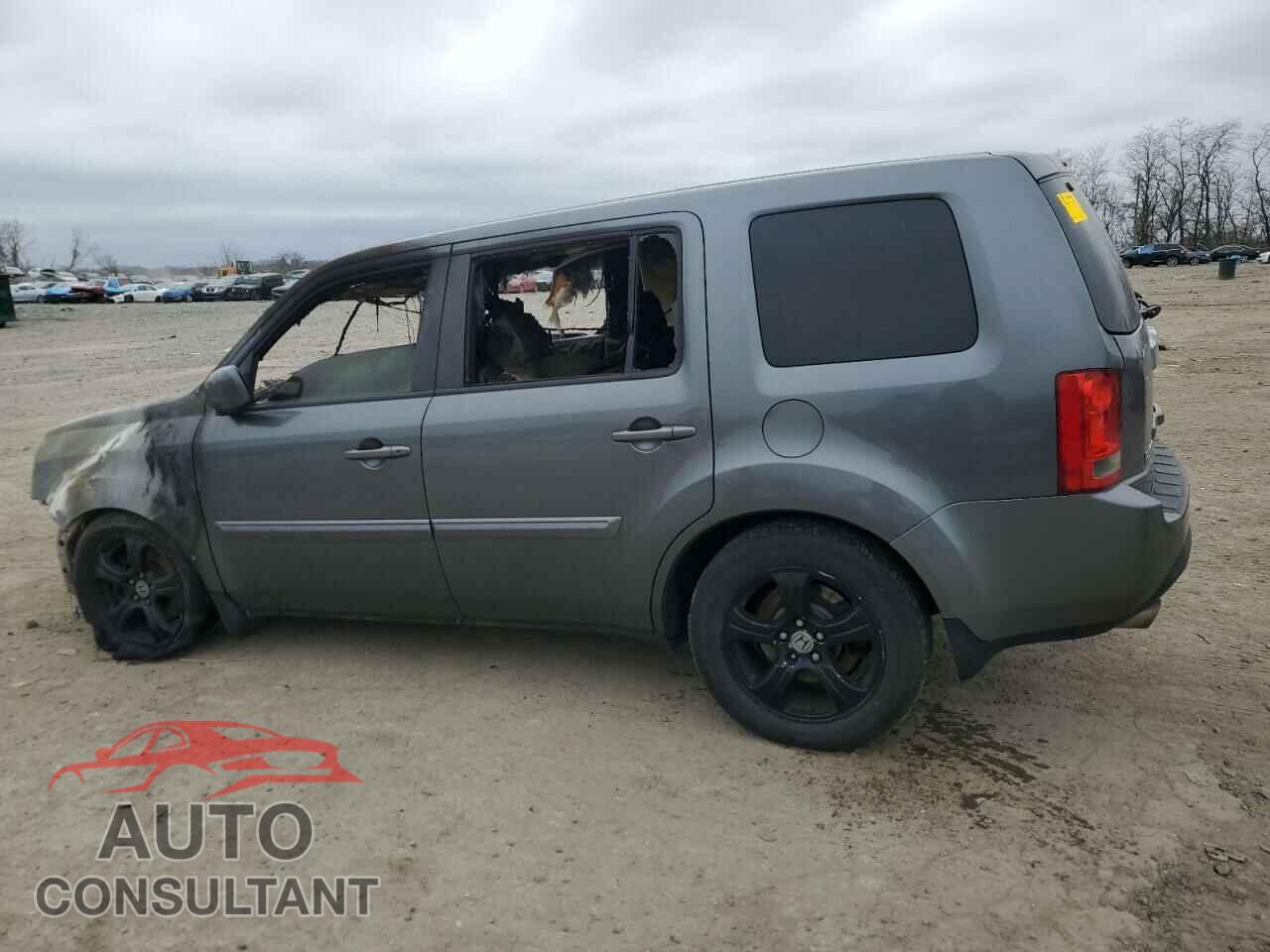 HONDA PILOT 2013 - 5FNYF4H57DB010606