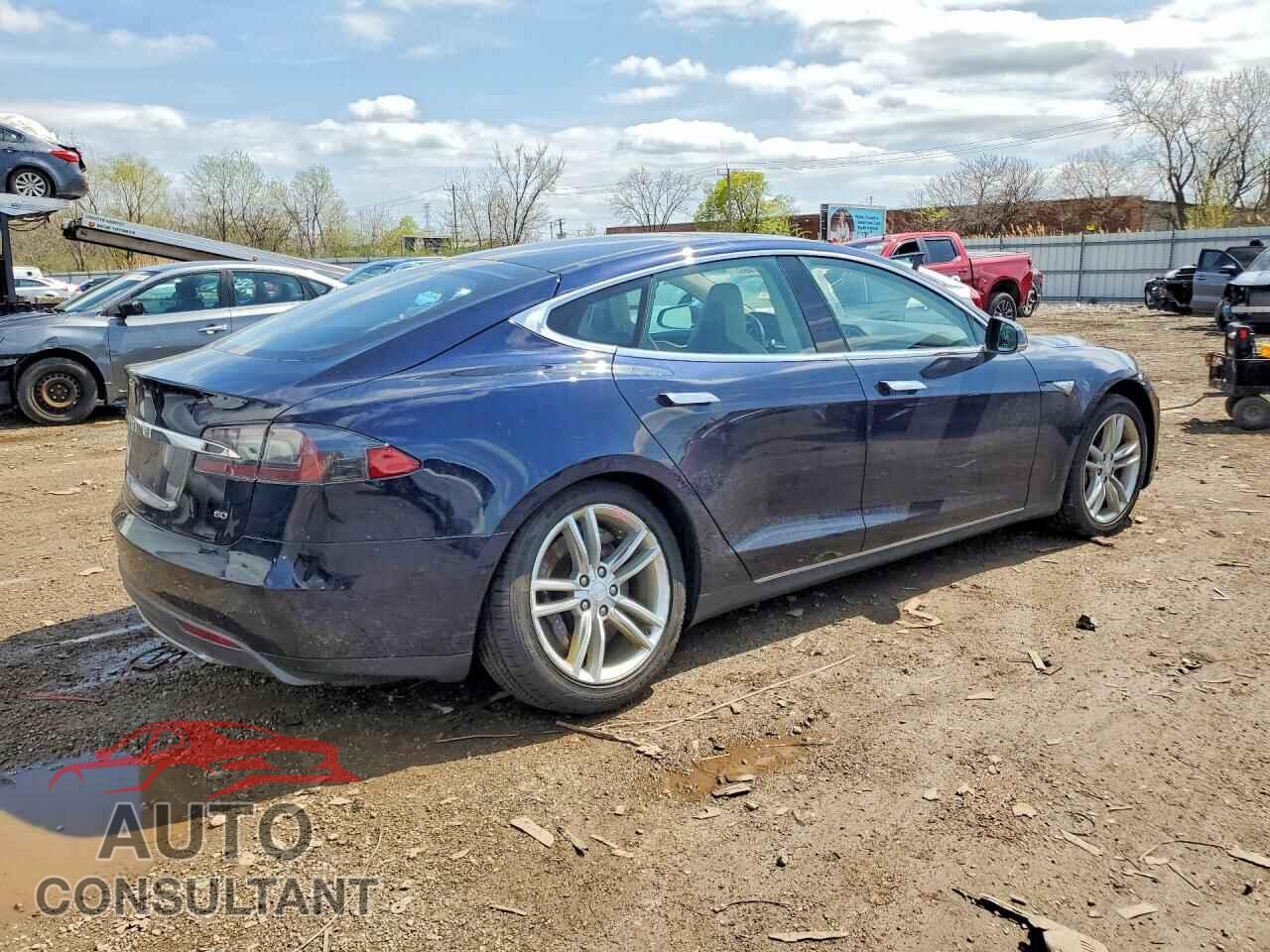 TESLA MODEL S 2013 - 5YJSA1CG9DFP20828