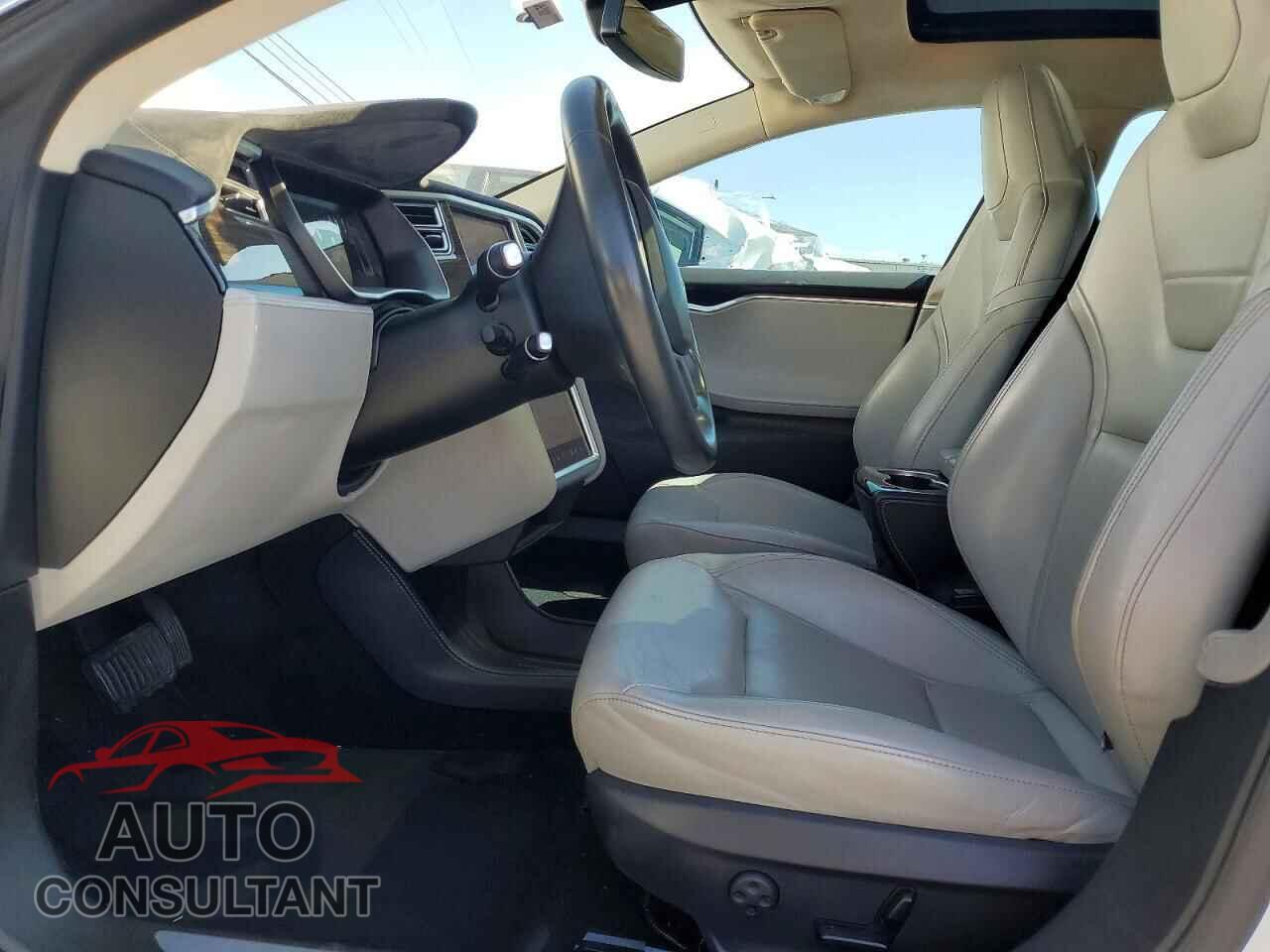TESLA MODEL S 2015 - 5YJSA1E28FF107426