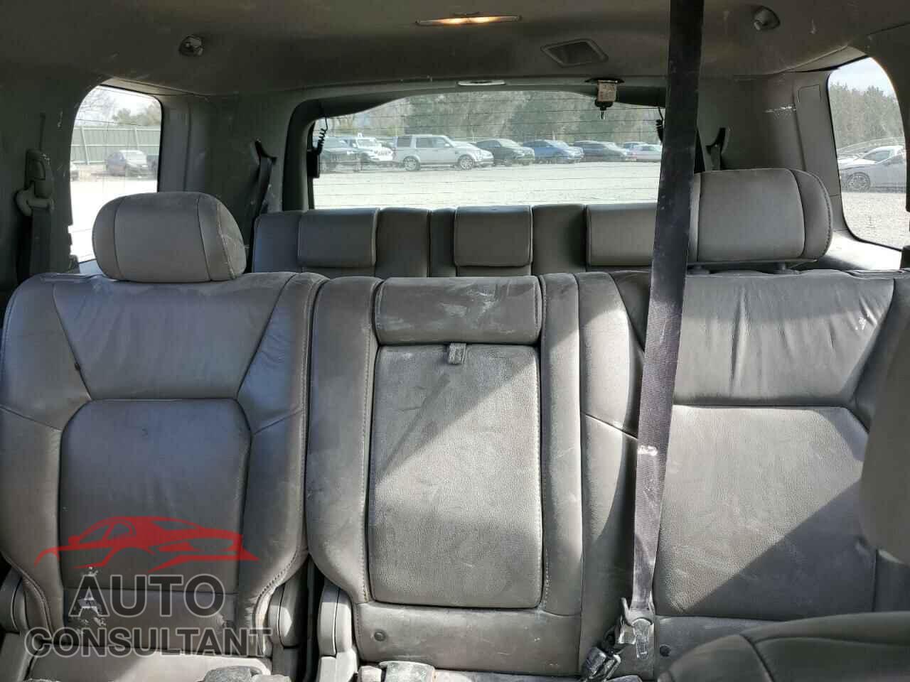 HONDA PILOT 2011 - 5FNYF3H52BB051331