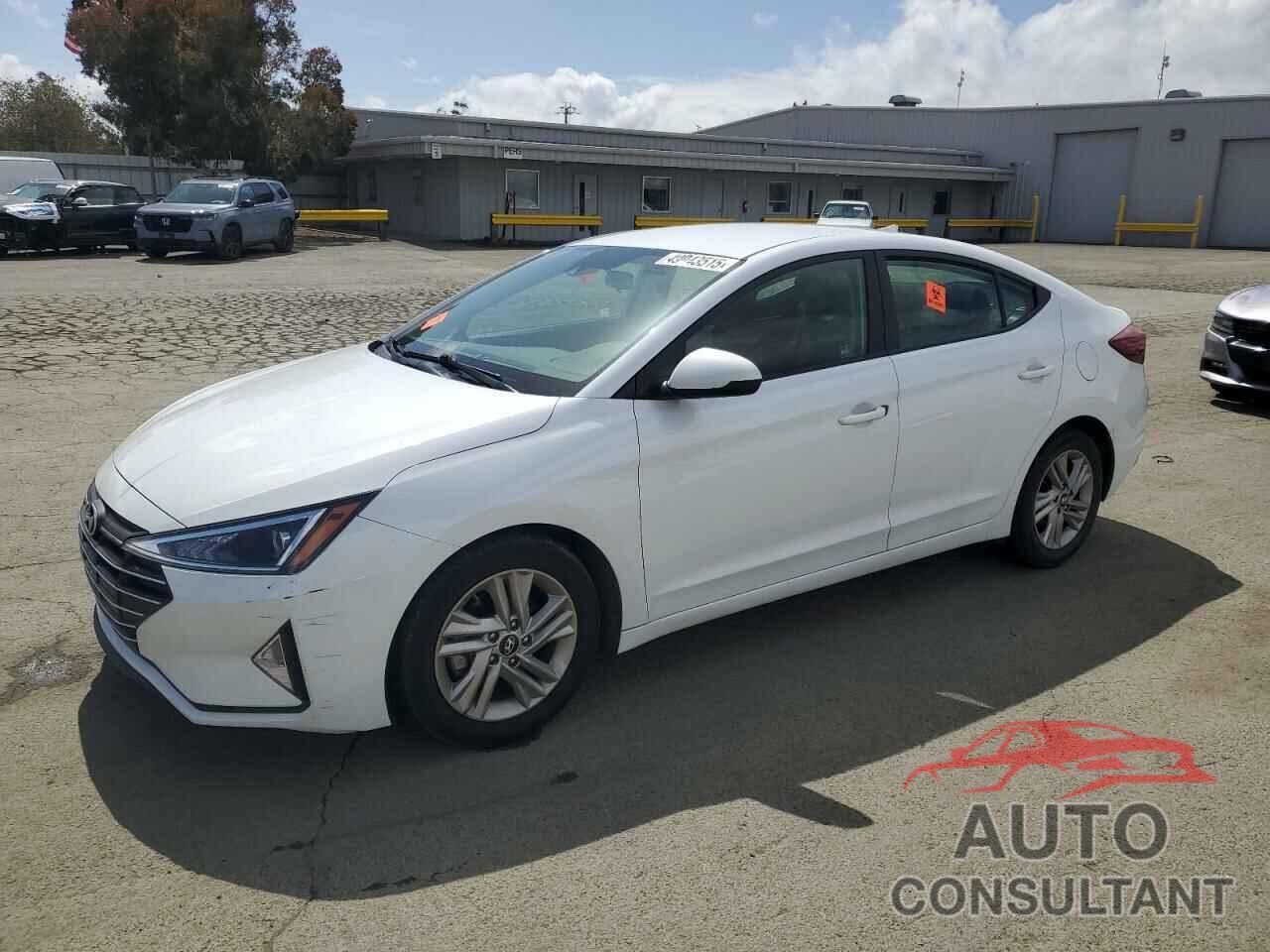 HYUNDAI ELANTRA 2019 - 5NPD84LF0KH454353