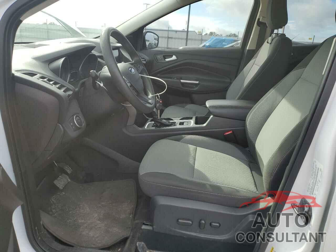 FORD ESCAPE 2018 - 1FMCU0GD7JUB35797