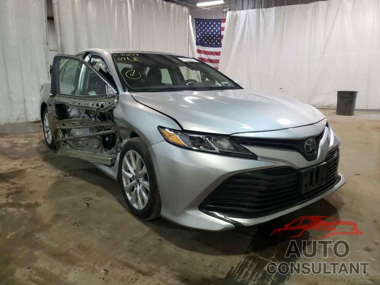 TOYOTA CAMRY 2018 - 4T1B11HK6JU626045