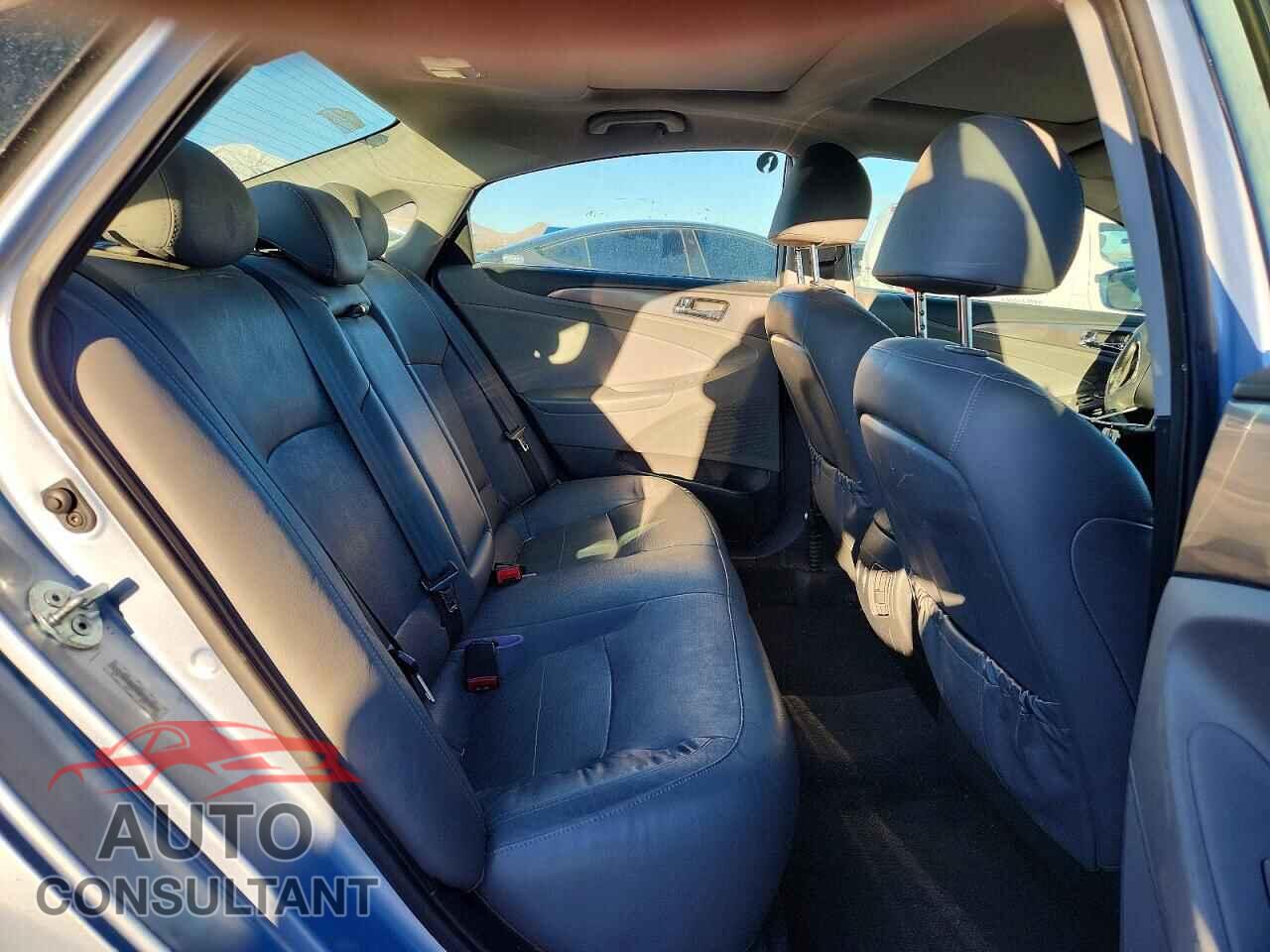 HYUNDAI SONATA 2012 - KMHEC4A47CA060809